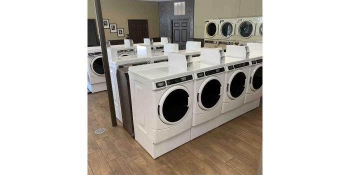 9 Reasons A Laundromat Is The Right Investment For You Header Image